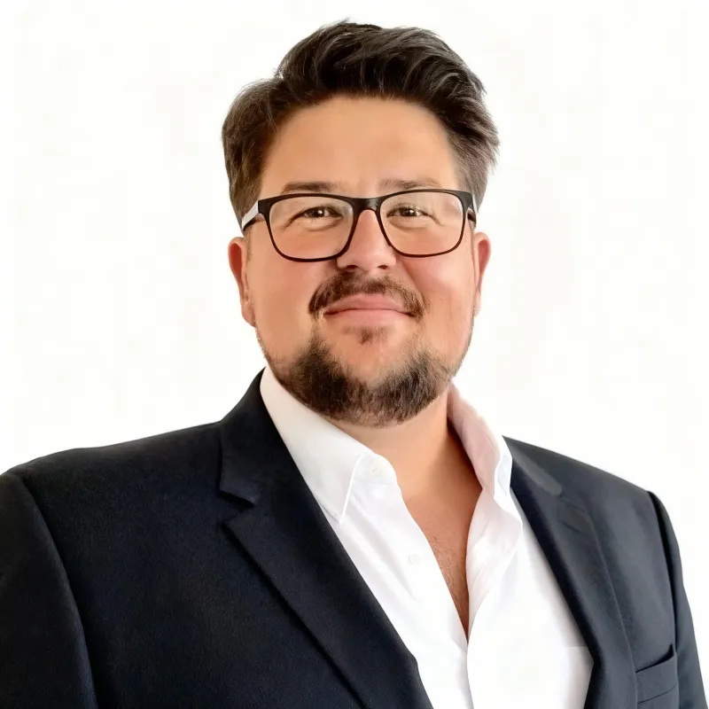 Portrait of Jon Bricker, Chief Executive Officer at GlassRiver AI